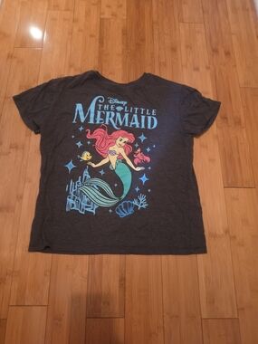 Disney Little Mermaid Girls' Graphic Tee - Dark Gray with Teal & Pink Art